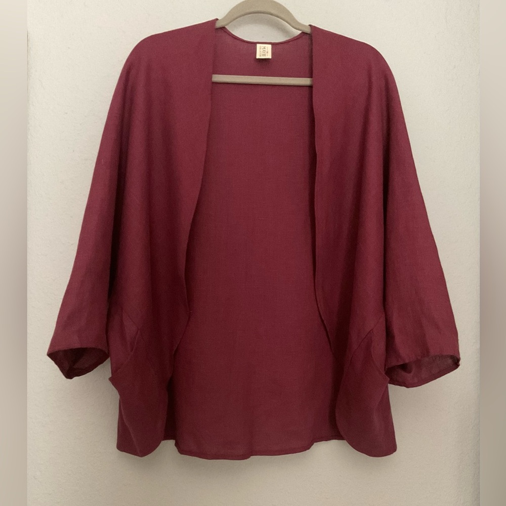 THE MAYBE COLLECTION 100% Linen Wrap in Berry/Burgundy Pockets One Size